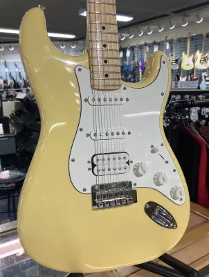 Fender - STRAT